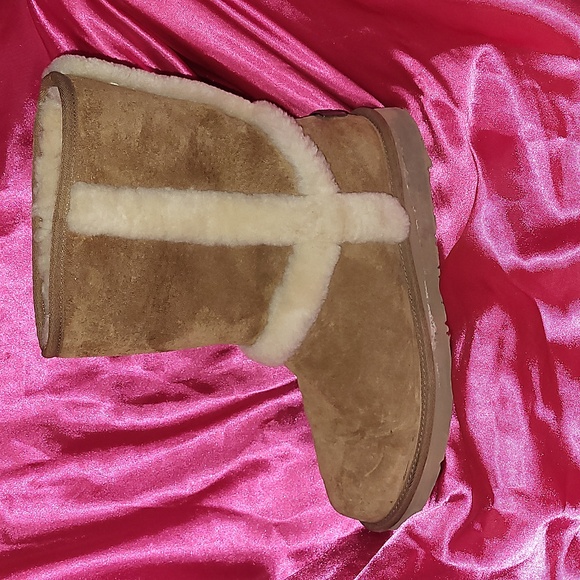 UGG BOOTS - CHESTNUT WITH FUR - Picture 1 of 7